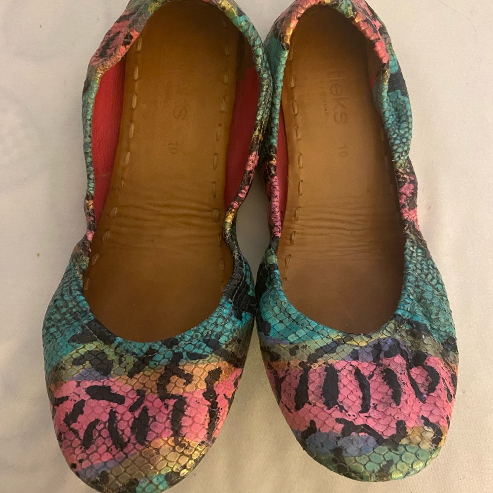 Excellent shape size ten electric snakes